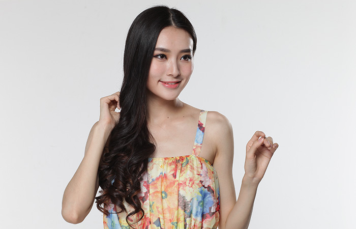 日本球員假發大胸為俱樂部造勢 女裝大佬最為致命,日本球員假發大胸為俱樂部造勢!