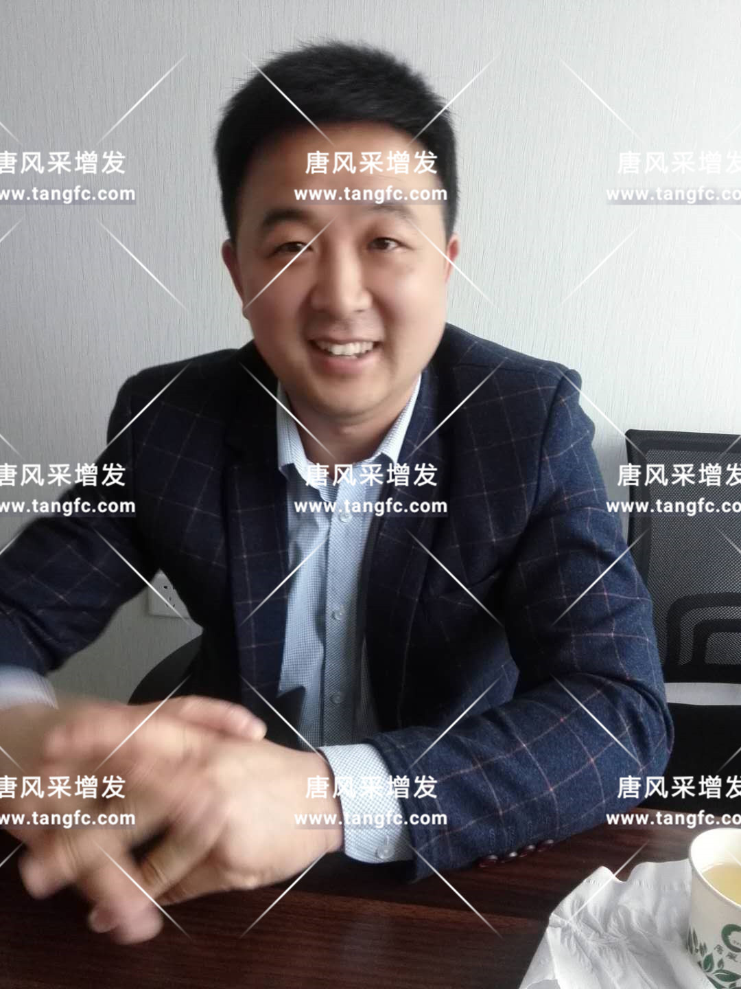 將“脫發男”變成“型男”模樣，唐風采可以做到！
