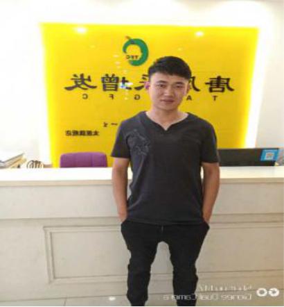 謝頂流蘇 從“謝頂流蘇”到時(shí)尚潮人,他是怎么做到的?