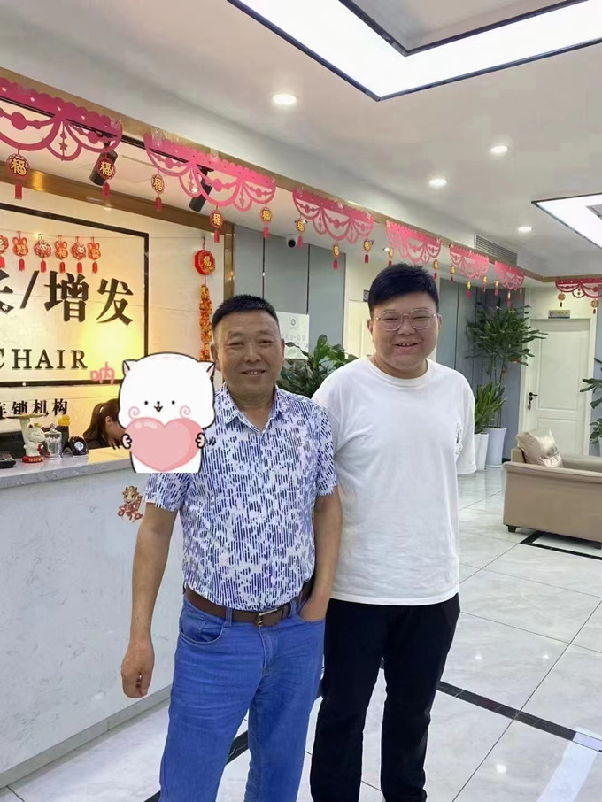 戴假發可以看出來嗎 \